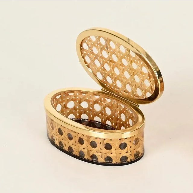 1970s Mid-Century Oval Decorative Box in Brass, Acrylic Glass and Vienna Straw from Dior, Italy, 1970s For Sale - Image 5 of 13