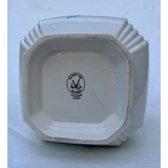 Mid 20th Century Mid 20th Century Fluted Staffordshire Ceramic Vase With Daisy Floral Design For Sale - Image 5 of 12