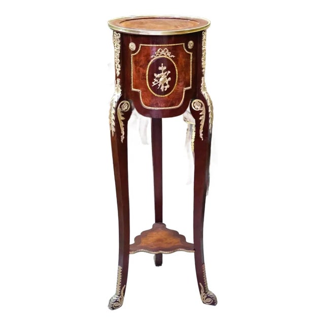 French-Style Wood Side Table – Petite Gilded Accent Table With Ornate Gold Leaf Details For Sale