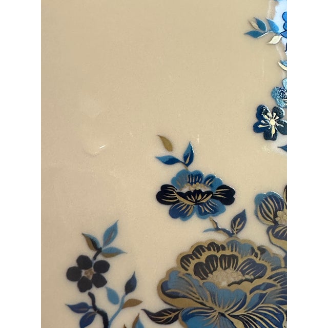 1980s Lenox "Pagoda" Pattern 11 Inches Diameter Cake Platter Scalloped Edges, Floral Design in Ivory and Blue With 24k Gold Trim For Sale - Image 11 of 18