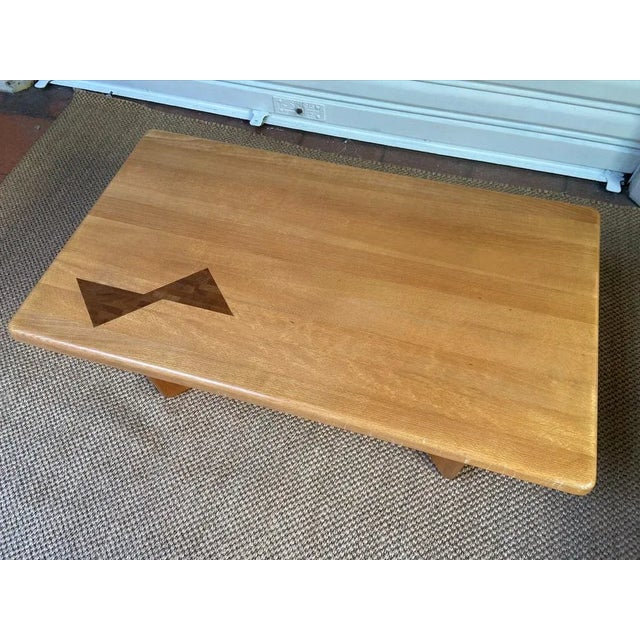 Table basse - Regain - Circa 1978 Orme H41xL105xP60cm This piece is attributed to the mentioned designer/maker. It has no...