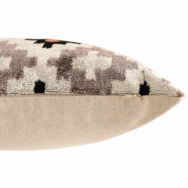 2020s Luxury Neutral Ikat Velvet Throw Pillow 20x20 | Handmade Designer Silk Velvet Cushion For Sale - Image 5 of 8