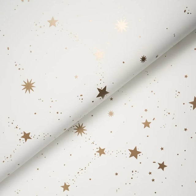Schumacher Sample - Schumacher x Marie-Chantal Scattered Stars Wallpaper in Ivory For Sale - Image 4 of 4