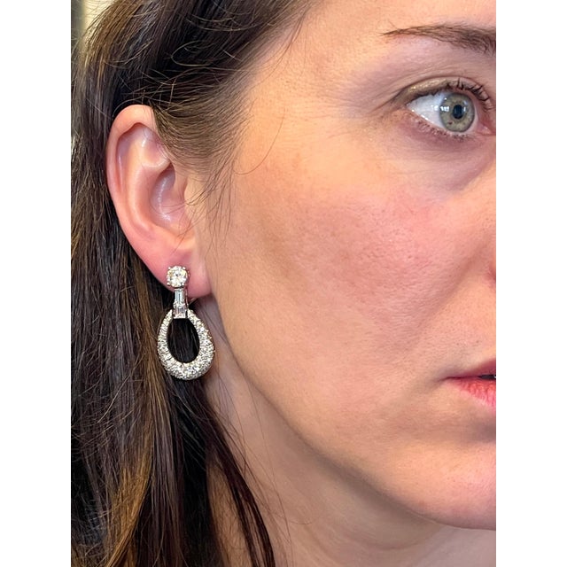 1950s 7 Ct Diamond Drop Cocktail Earrings Platinum with 2 Ct Solitaire Diamond For Sale - Image 10 of 18