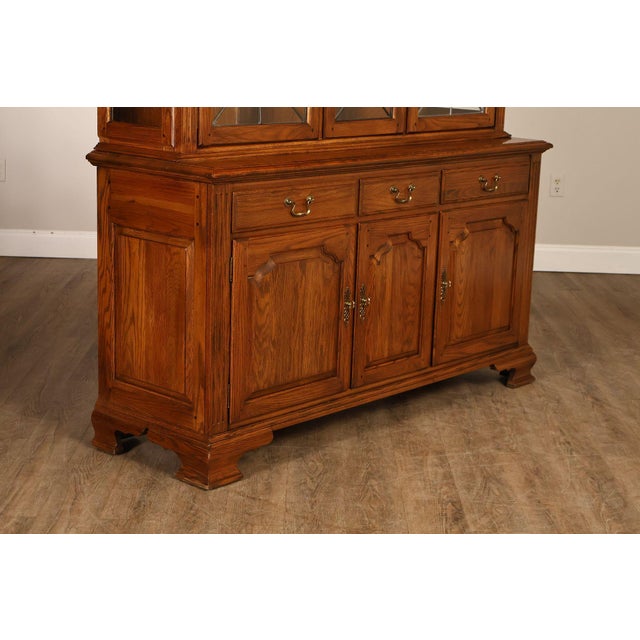 Ethan Allen Traditional Oak Lighted China Cabinet For Sale - Image 10 of 18