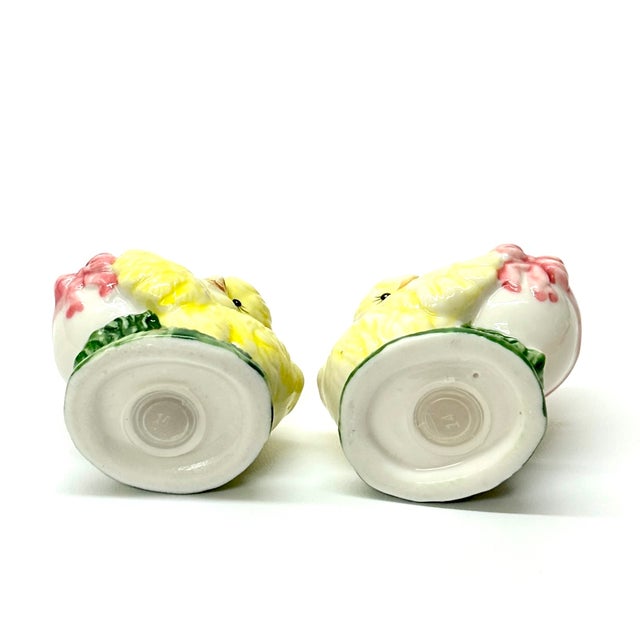 Ceramic Spring Chickens Ceramic Salt & Pepper Shakers For Sale - Image 7 of 7