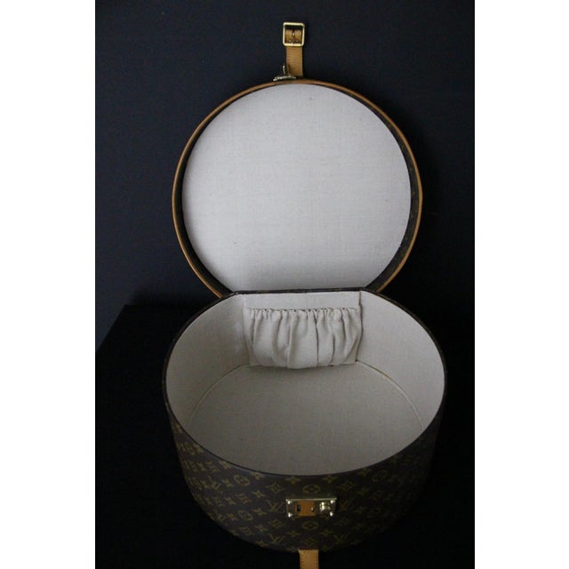 Round Monogram Canvas Hat Box by Louis Vuitton, 1980s For Sale - Image 11 of 17