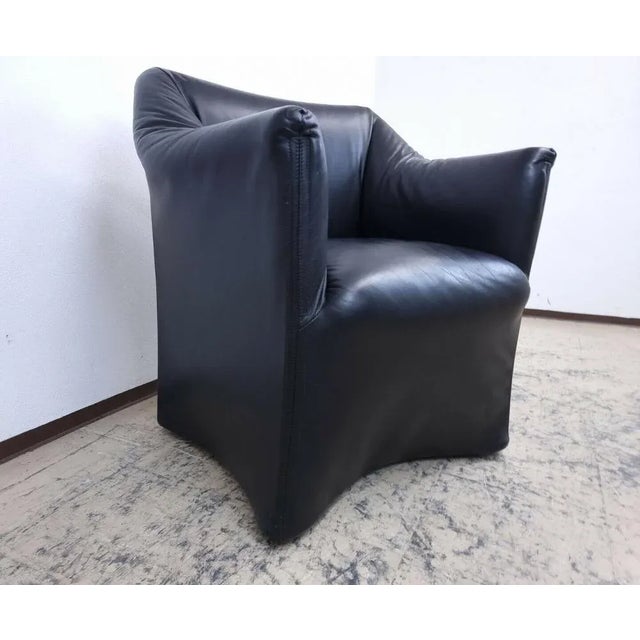 Animal Skin Black Leather Armchair by Mario Bellini for Cassina For Sale - Image 7 of 13