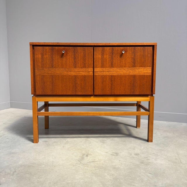 Small Vintage Sideboard in Teak, 1960s, in Very Good conditions. Designed 1960 to 1969
