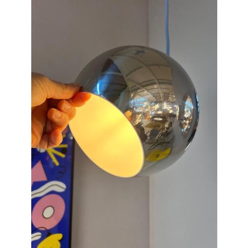 The Topan pendant lamp is an absolute design milestone and one of Verner Panton's most iconic designs. Originally created...
