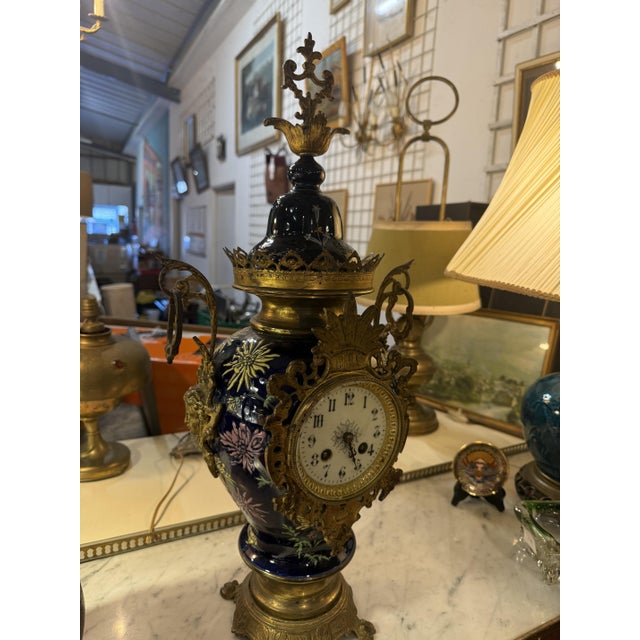 Blue Clock from Sèvres, in Very Good conditions. Designed before 1890