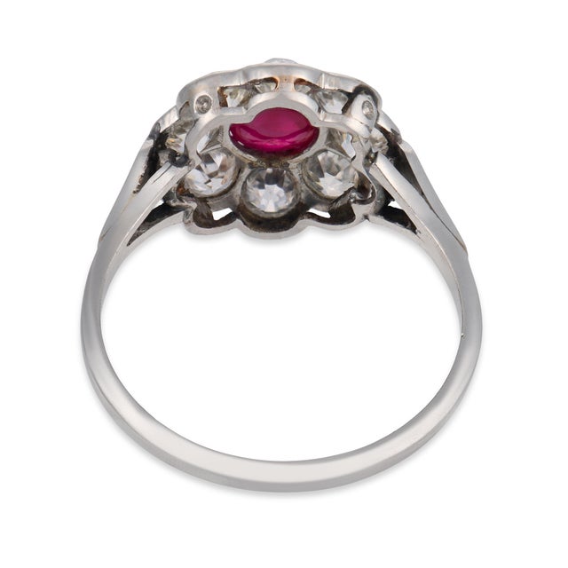 1930s Art Deco Ruby Diamond Platinum Cluster Ring, Size 7 For Sale In Los Angeles - Image 6 of 7