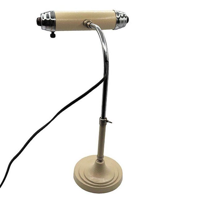 1950s Streamline Modern Chrome & Enameled Bankers Desk Lamp by Radionic For Sale - Image 4 of 7