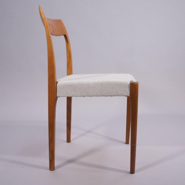 Kontiki Chairs in Walnut and Wool and Cotton Upholstery by Yngve Ekström for Troeds, Sweden, 1950s, Set of 5 For Sale - Image 6 of 9