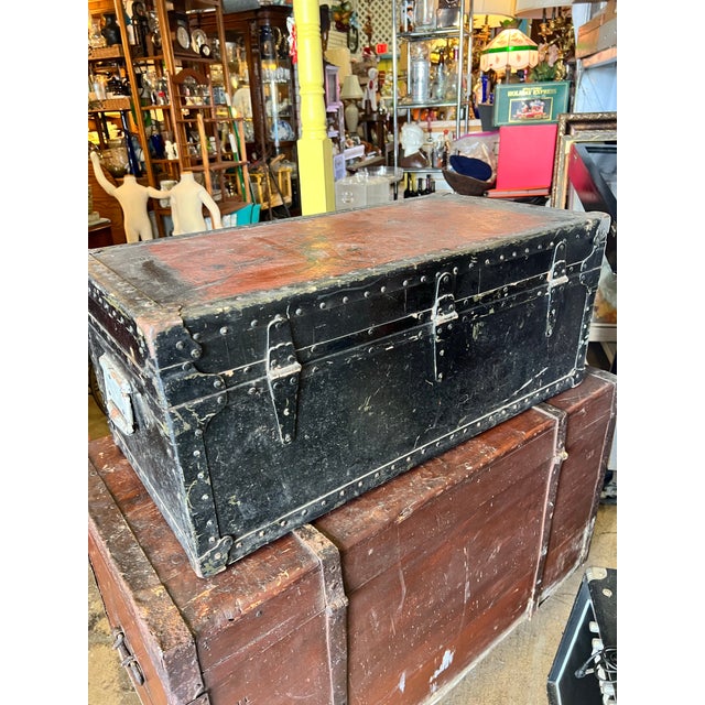 Black Mid-Century Modern Industrial Us Military Footlocker Trunk With Original Insert Tray For Sale - Image 8 of 12