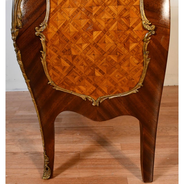 1930s French Louis XV Walnut & Marble Top Commode / Dresser / Chest of Drawers For Sale - Image 11 of 17