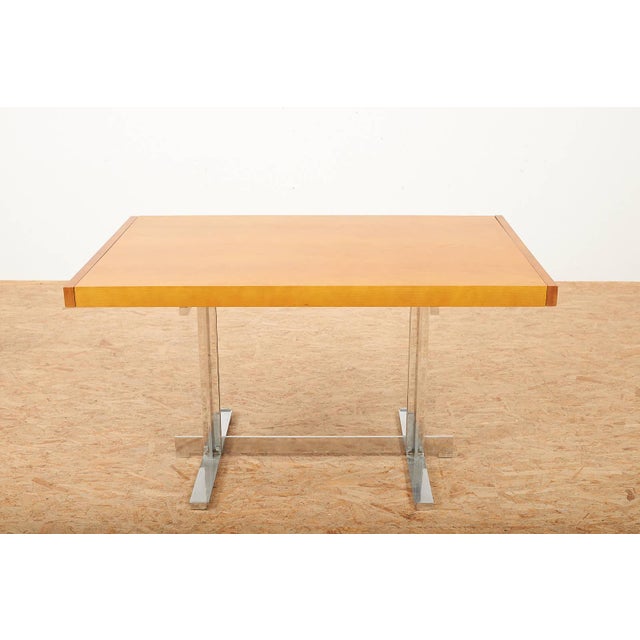 Table with Chrome-Plated Steel Frame and 4 Extensions, in Good conditions. Designed 1960 to 1969