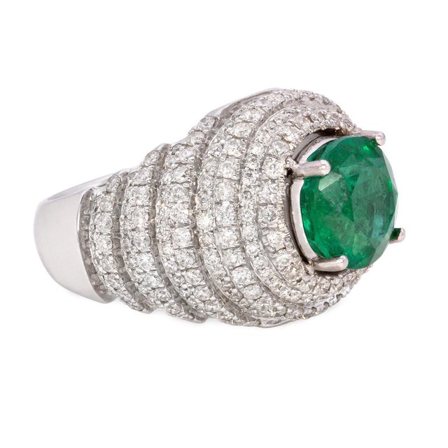 Art Deco 6.63 Carat Emerald and Diamond Cluster Ring, Size-6.5 For Sale - Image 3 of 9