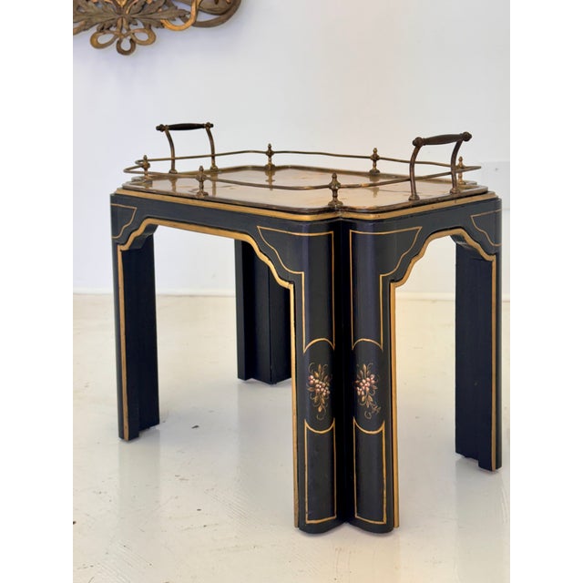 Chinoiserie Vintage Regency Style Black Lacquer and Brass Side Table With Chinoiserie Detail For Sale - Image 3 of 16