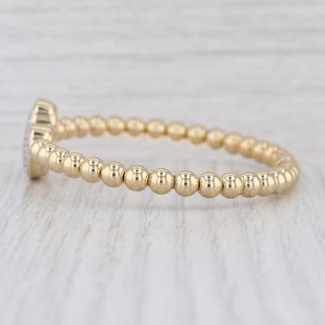 Modern Tirisi 1.01ctw Pave Diamond Heart Bead Bangle Bracelet 18k Gold Magnetic Clasp For Sale - Image 3 of 7