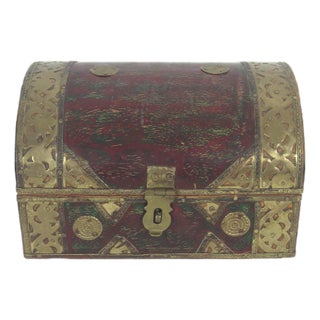 Vintage Humpback Dome Top Wood and Brass Box, Brass Trim, Lidded, Hinged Lid Box, Brown Red Green Gold Trinket For Sale