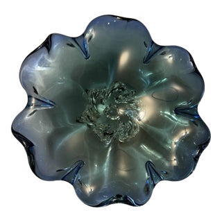 Hand-Blown Blue Green Art Glass Bowl Iridescent Flower Scalloped Bowl Vintage Royal Gallery Poland For Sale