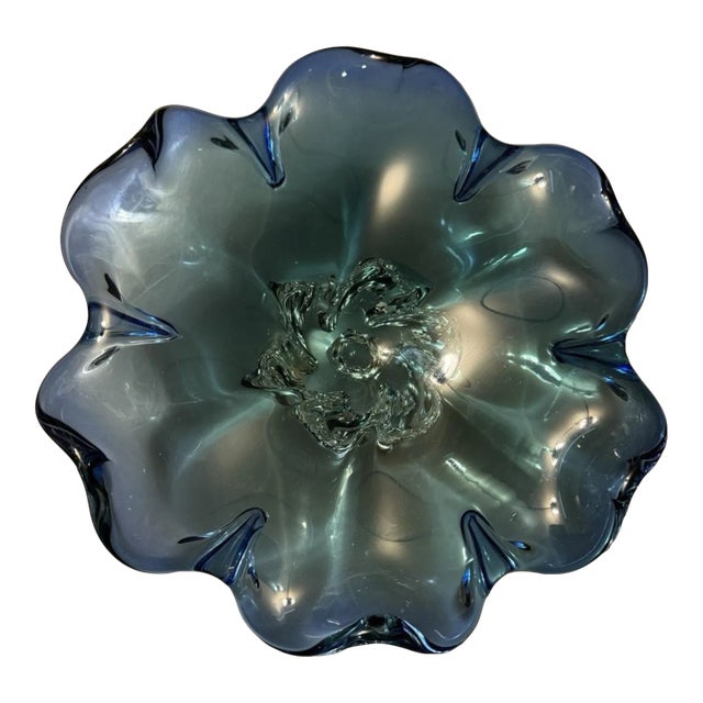 Hand-Blown Blue Green Art Glass Bowl Iridescent Flower Scalloped Bowl Vintage Royal Gallery Poland For Sale