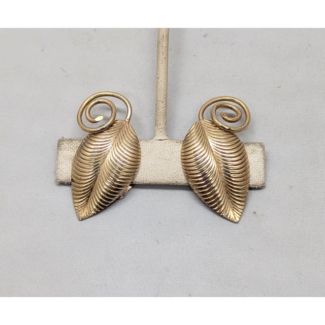 Metal Vintage Signed Napier Goldtone Linden Leaves Clip Earrings, 1954 Ad Piece- 2 Pieces For Sale - Image 7 of 9