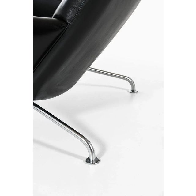 Set of Model Ej-100 Easy Chair and Stool by Hans Wegner for Erik Jorgensen For Sale - Image 9 of 11