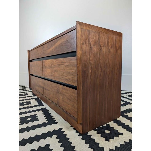 Mid-Century Modern MCM 6 Drawer Walnut Dresser by Dillingham For Sale - Image 3 of 6