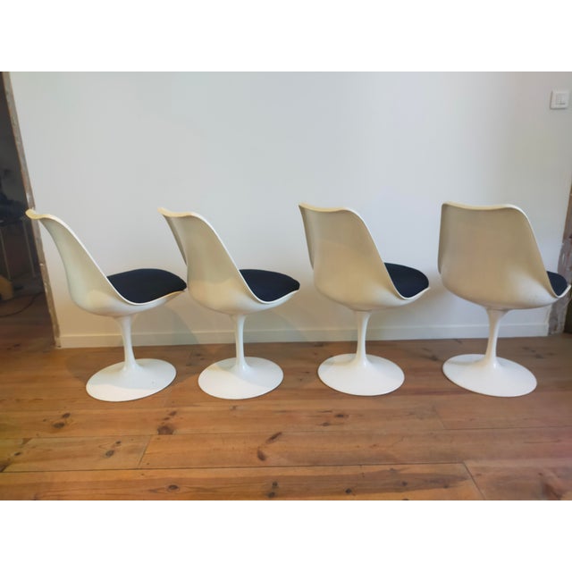 White Swivel Chairs by Eero Saarinenfor Knoll , 1970s, Set of 4 For Sale - Image 8 of 16
