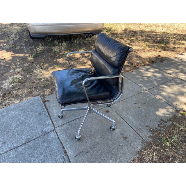 Herman Miller Authentic Herman Miller Eames Soft Pad Management Office Chair Black Leather For Sale - Image 4 of 12
