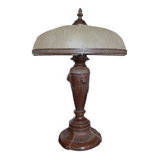 1900s Art Deco Table Lamp With Etched Metal and Glass Lamp Shade For Sale