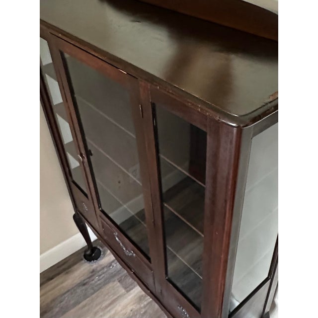 Wood Vintage Early-Mid 20th Century Queen Anne Mahogany China Cabinet For Sale - Image 7 of 12