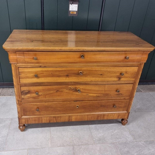 Venetian Chest of 4 Drawers in Light Walnut and Cherrywood, 1850s For Sale - Image 11 of 11