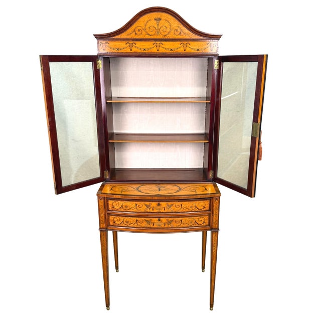 19th Century Satinwood Display Cabinet attributed to Edwards & Roberts, 1890 For Sale - Image 6 of 18
