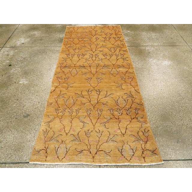 Galerie Shabab Collection Mid-20th Century Turkish Anatolian Rug For Sale - Image 4 of 10