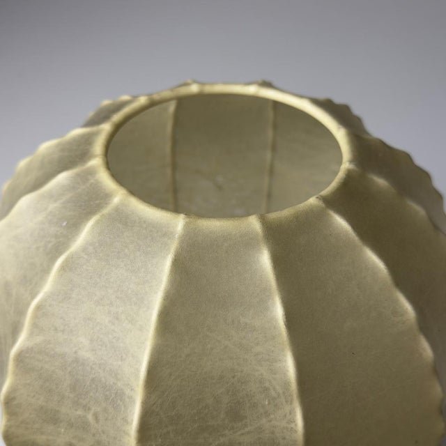 Beige Mid-Century Cocoon Table Lamp, Italy, 1960s For Sale - Image 8 of 17