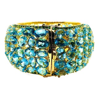 Bochic “Capri” Vintage Natural Blue Topaz Cuff Set In 18K Gold & Silver For Sale