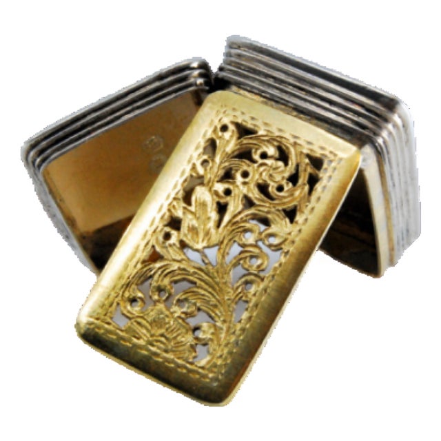 William IV Silver and Gold Vinaigrette Box with Engravings For Sale