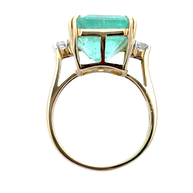 18k Heavy Yellow Gold Ring With 9.66 Carat GRS Certified Emerald and Diamonds, Size 7.75 For Sale - Image 4 of 9