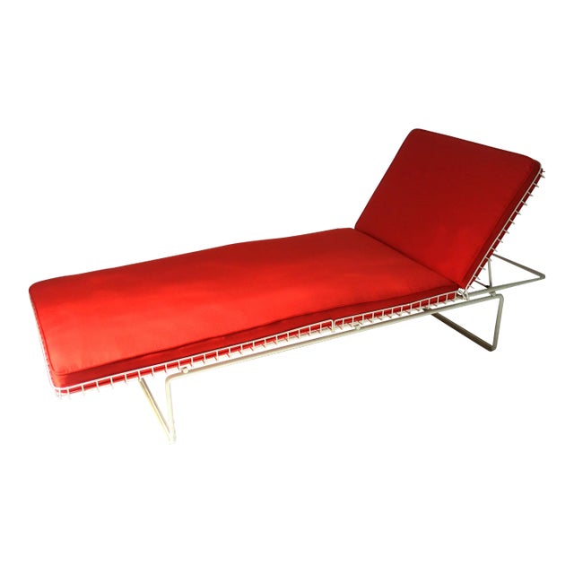 Knoll Rare Wire Indoor Chaise Lounge Chair by Richard Schultz For Sale