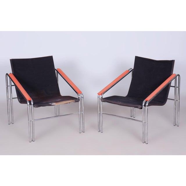 1970s 20th Century Seating Set with Table in Chrome & Glass, Slovakia, 1970s, Set of 3 For Sale - Image 5 of 15