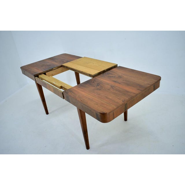 Czechoslovakian Extendable Dining Table in Walnut by Jindrich Halabala, 1940s For Sale - Image 16 of 18