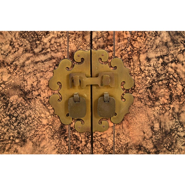 Wood Henredon Mid-Century Hollywood Regency Chinoiserie Faux Tortoise Shell Bar Cabinet, Circa 1970s For Sale - Image 7 of 15