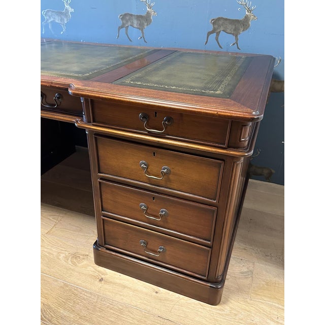 1990s Large Mahogany Desk with Green Leather Top, 1990s For Sale - Image 5 of 18