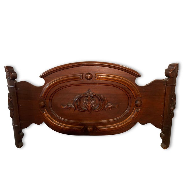 Late 19th Century Antique Victorian Walnut Bed C. 1885–1900 | Acorn Carvings | Complete Frame For Sale - Image 5 of 5