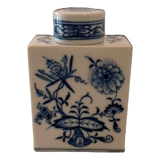 Onion Pattern Tea Caddy from Meissen Porcelain, 1980s For Sale