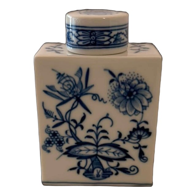 Onion Pattern Tea Caddy from Meissen Porcelain, 1980s For Sale
