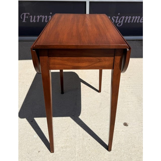 Brown Henkel Harris Solid Cherry Pembroke Drop-Leaf Side Table Model No. 5406 For Sale - Image 8 of 18